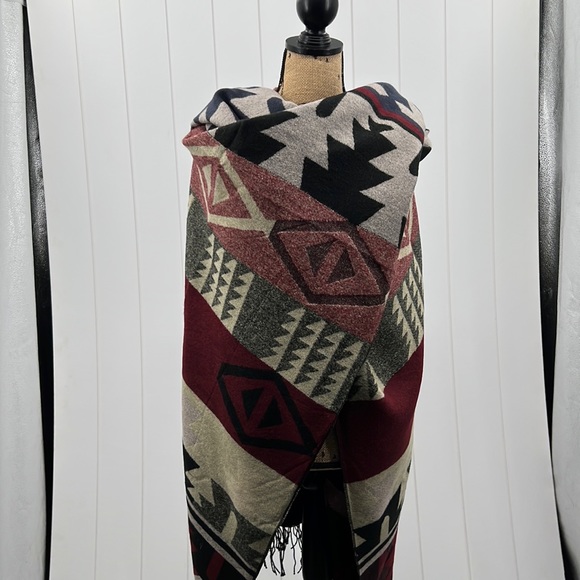 🆕Aztec Shawl Ruana Wrap Multi Color Navy Burgundy Multiple Ways To Wear OS - Picture 5 of 8